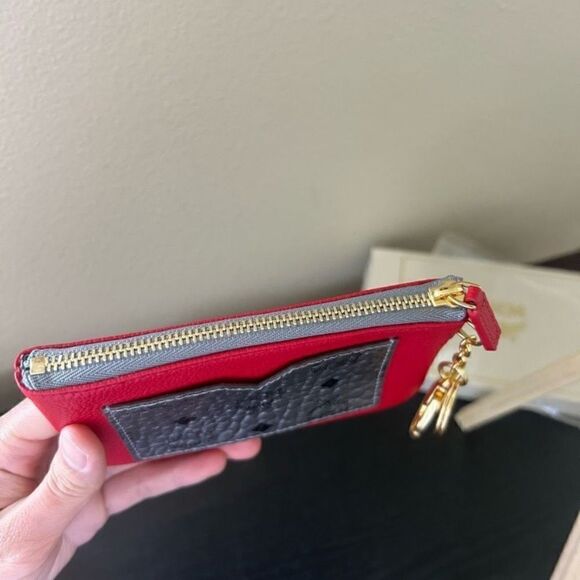 MCM key holder red and silver New in the box - Picture 6 of 12